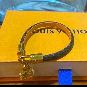 Louis Vuitton Alma Bracelet-